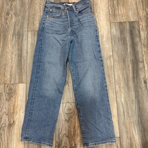 women’s levi’s jeans